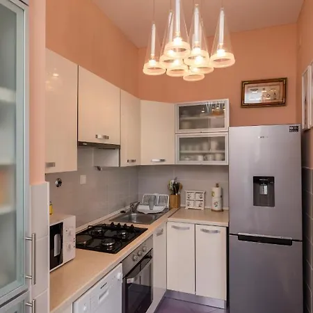Van Gogh Apartman *
